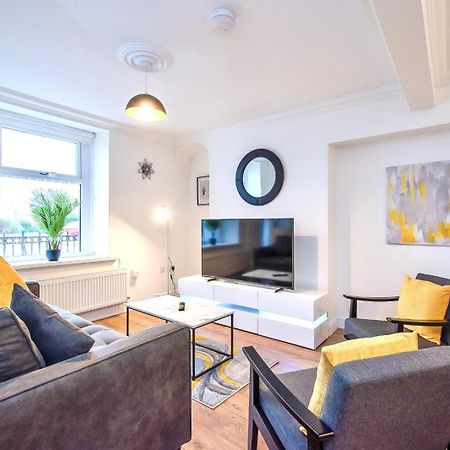 Casa One Hundred - A Beautiful 4 Bed House On The Beach Front Swansea Exteriör bild