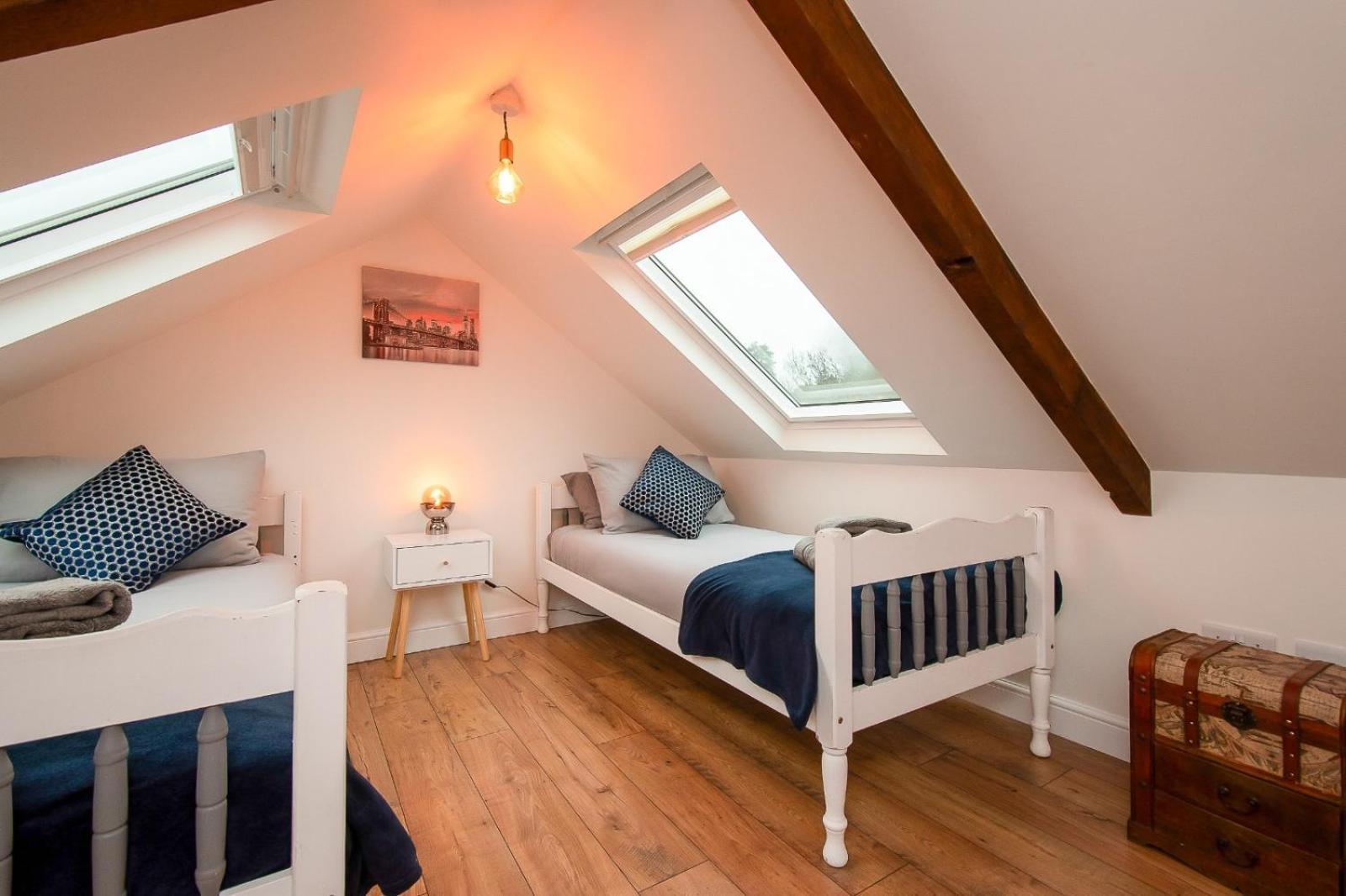 Casa One Hundred - A Beautiful 4 Bed House On The Beach Front Swansea Exteriör bild