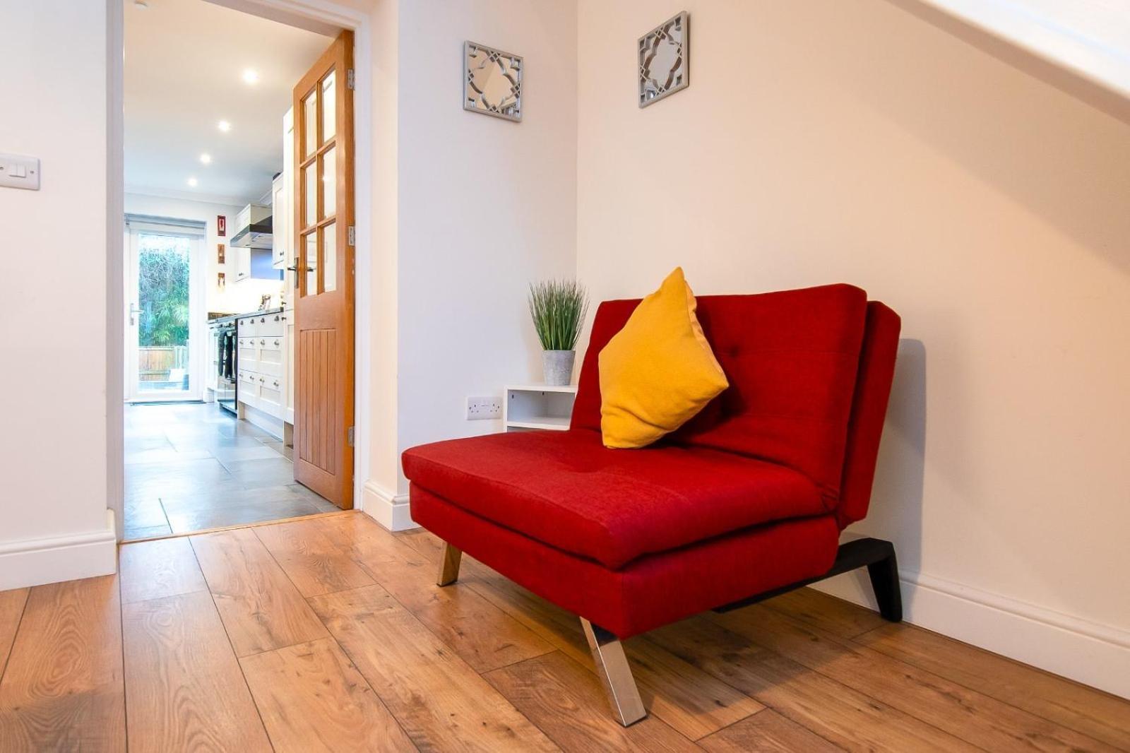 Casa One Hundred - A Beautiful 4 Bed House On The Beach Front Swansea Exteriör bild
