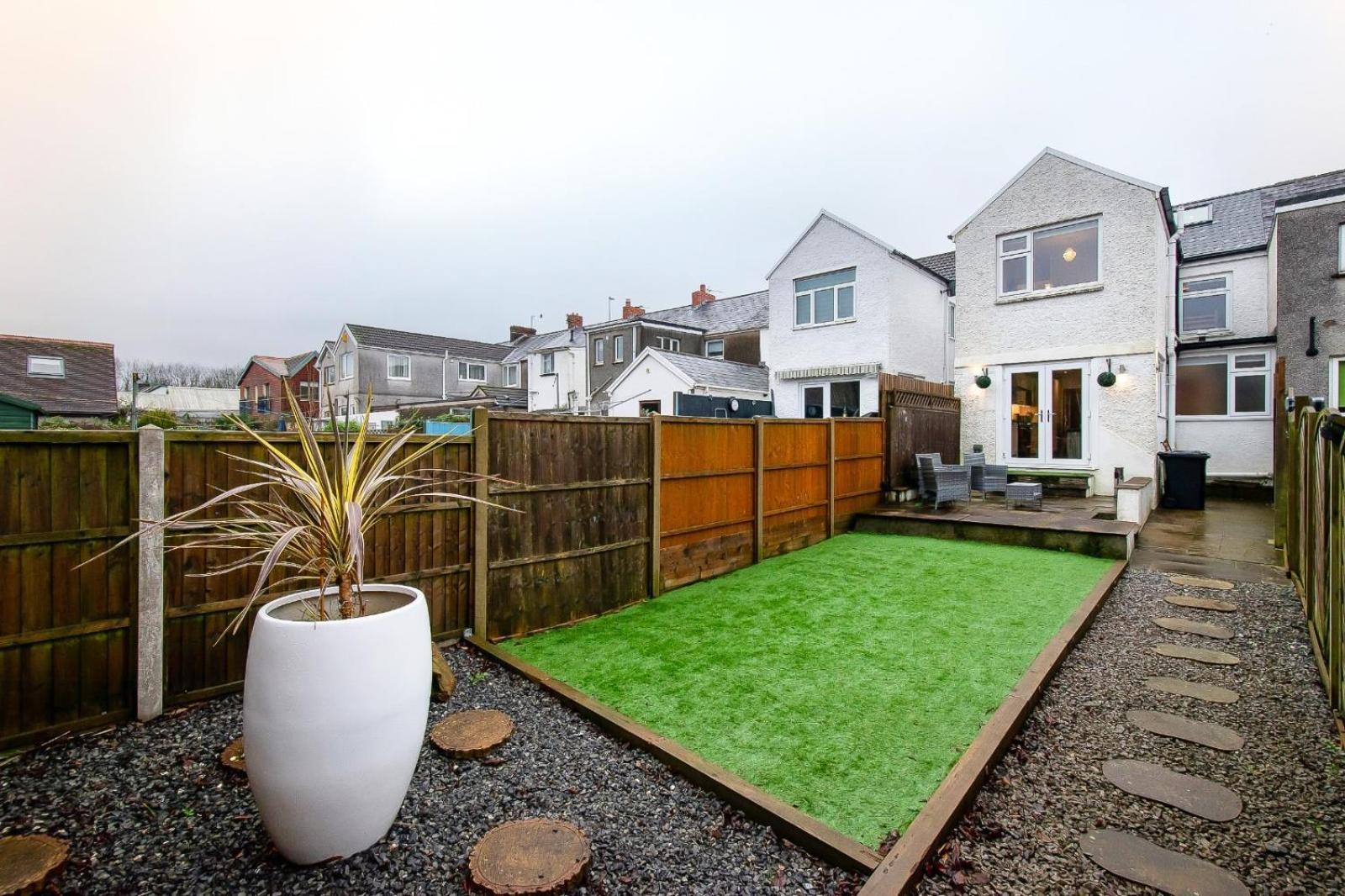 Casa One Hundred - A Beautiful 4 Bed House On The Beach Front Swansea Exteriör bild