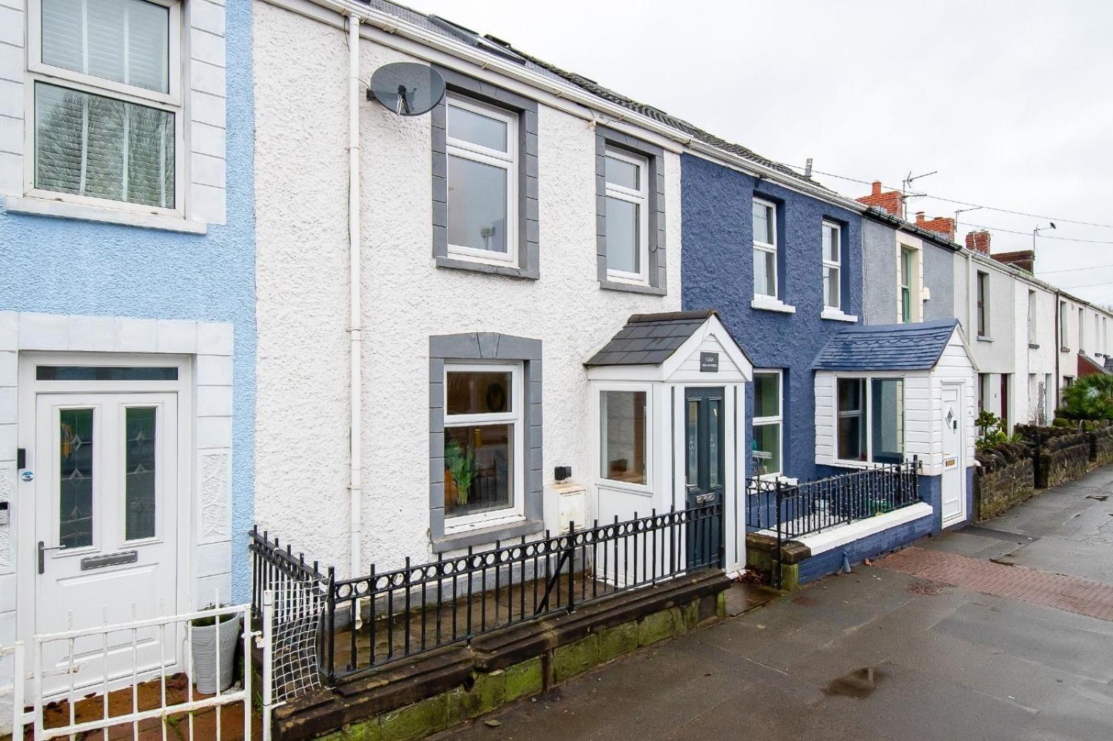 Casa One Hundred - A Beautiful 4 Bed House On The Beach Front Swansea Exteriör bild